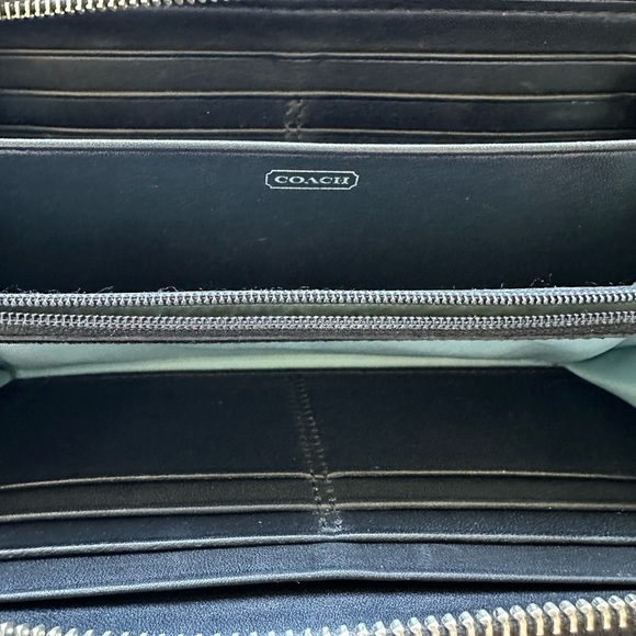 Coach Julia Op Art Signature Zip Around Wallet EUC - Picture 5 of 12